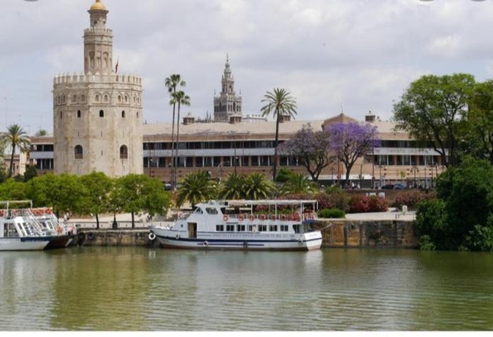Apartamento Acogedor Junto A Calle Betis, Triana-Los Remedios 塞维利亚 外观 照片