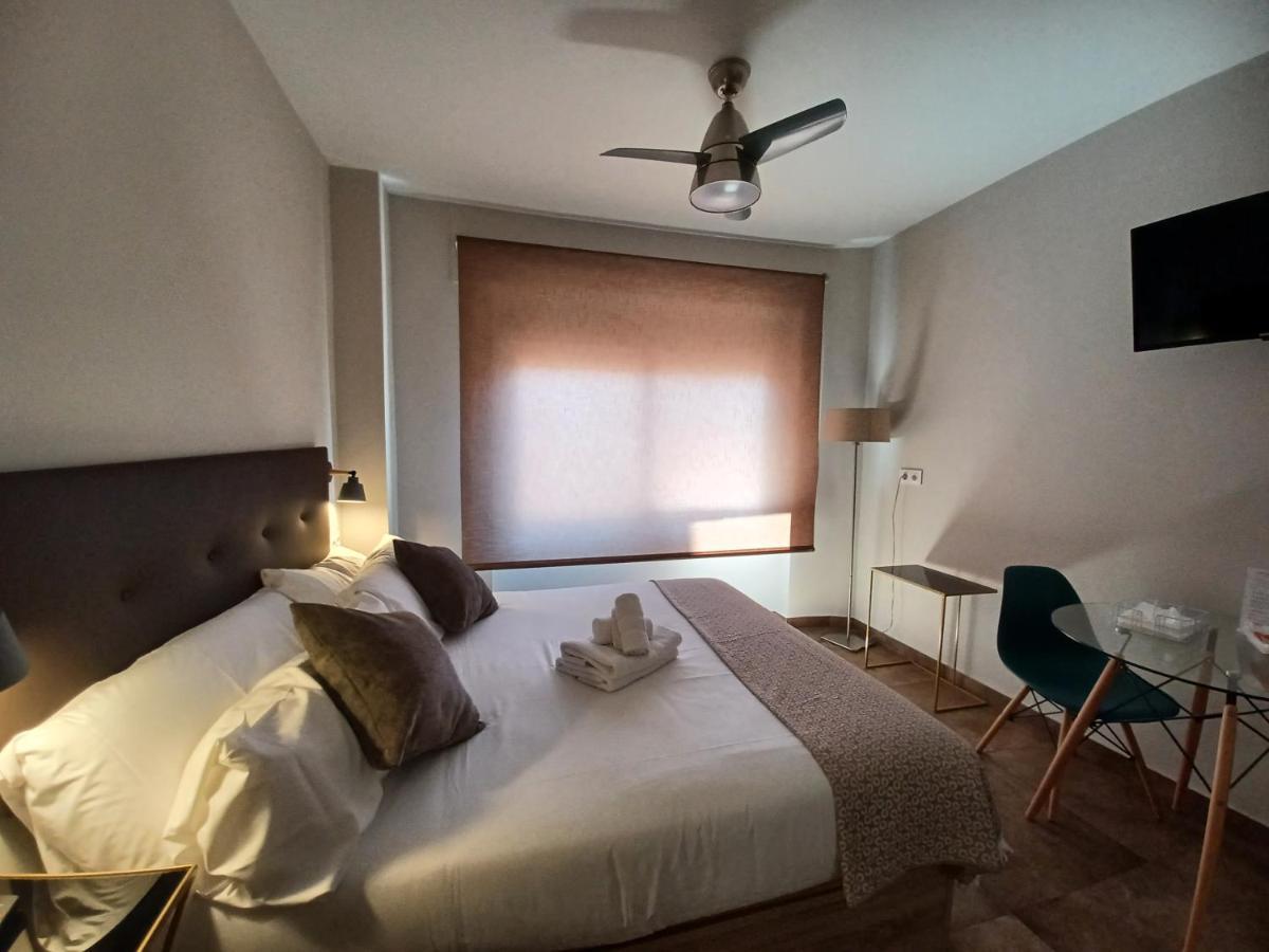 Apartamento Acogedor Junto A Calle Betis, Triana-Los Remedios 塞维利亚 外观 照片